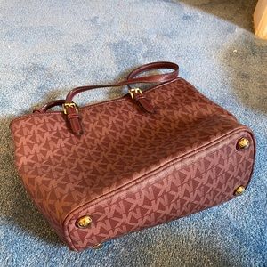 Michael kors hand bag